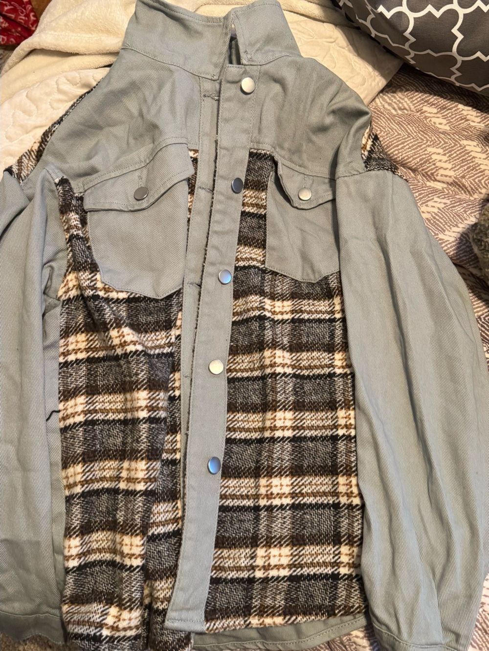 Flannel jacket gray ish green jean material 
Size large 
Never worn